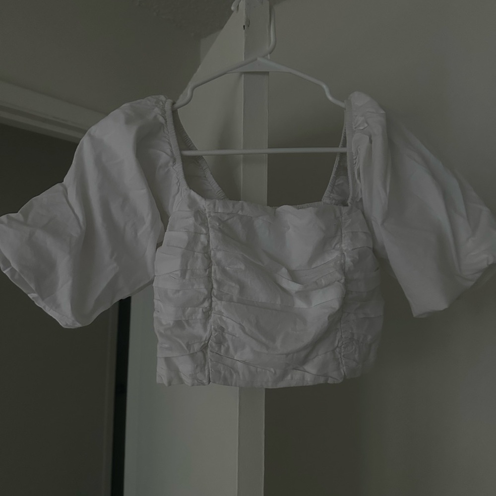 White bubble sleeve top